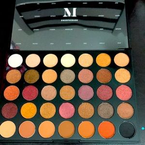 MORPHE EYESHADOW